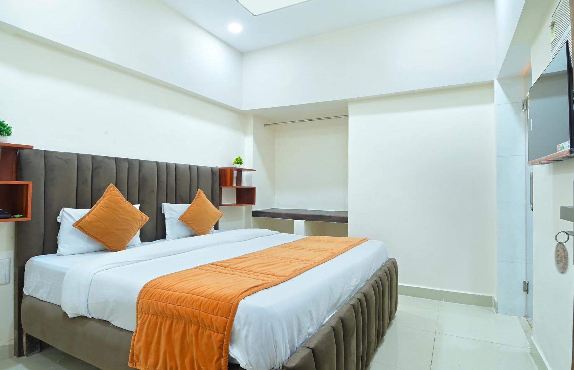 Chowdhry Tourist Lodge - New Delhi Railway Station - 2 Minutes Walk المظهر الخارجي الصورة