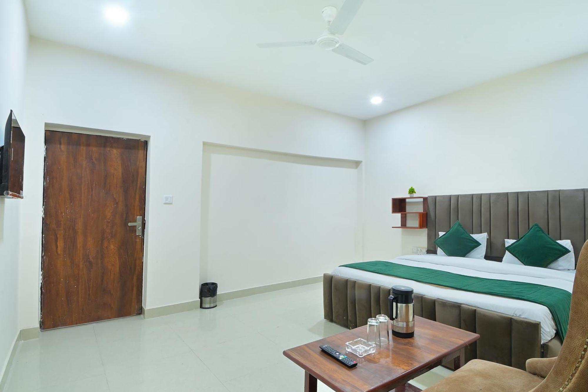 Chowdhry Tourist Lodge - New Delhi Railway Station - 2 Minutes Walk المظهر الخارجي الصورة