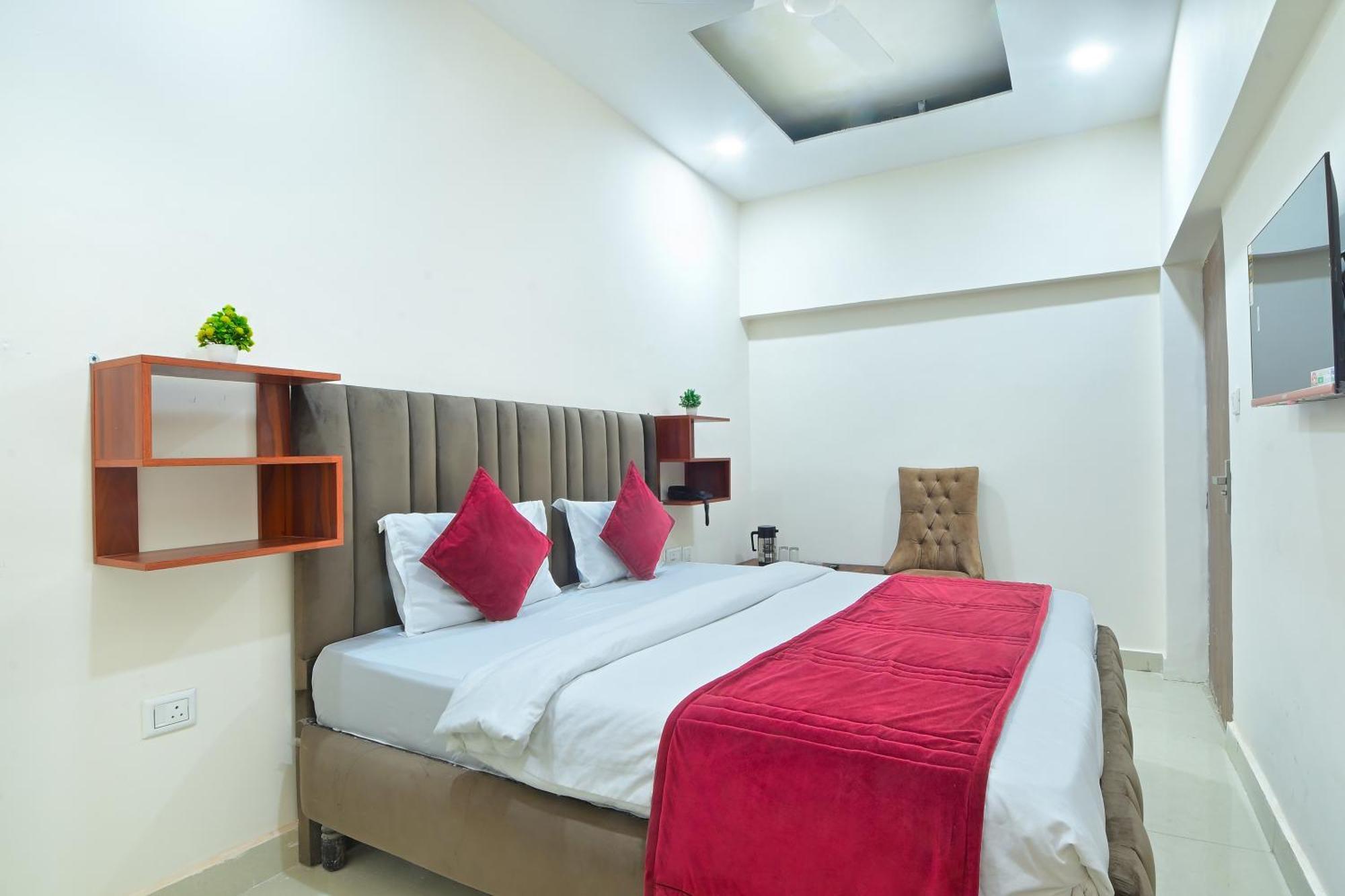 Chowdhry Tourist Lodge - New Delhi Railway Station - 2 Minutes Walk المظهر الخارجي الصورة