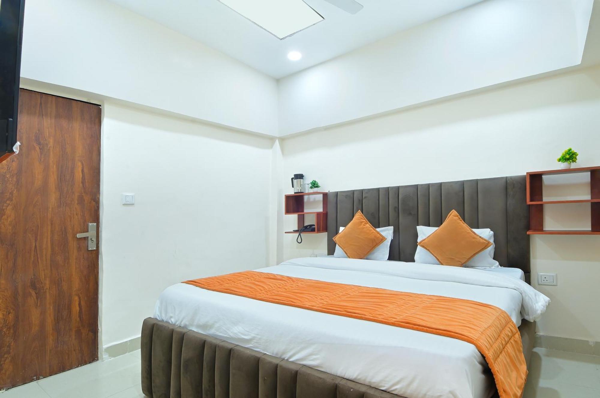 Chowdhry Tourist Lodge - New Delhi Railway Station - 2 Minutes Walk المظهر الخارجي الصورة