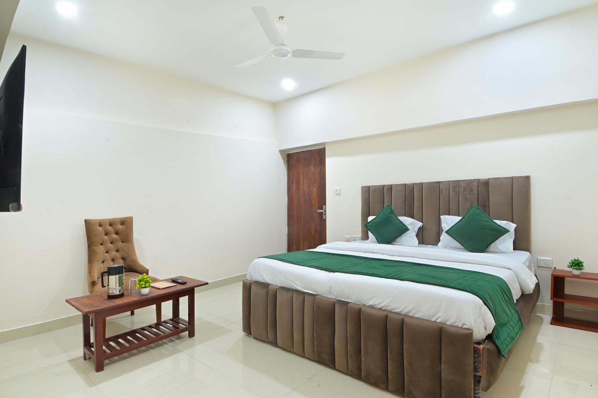 Chowdhry Tourist Lodge - New Delhi Railway Station - 2 Minutes Walk المظهر الخارجي الصورة