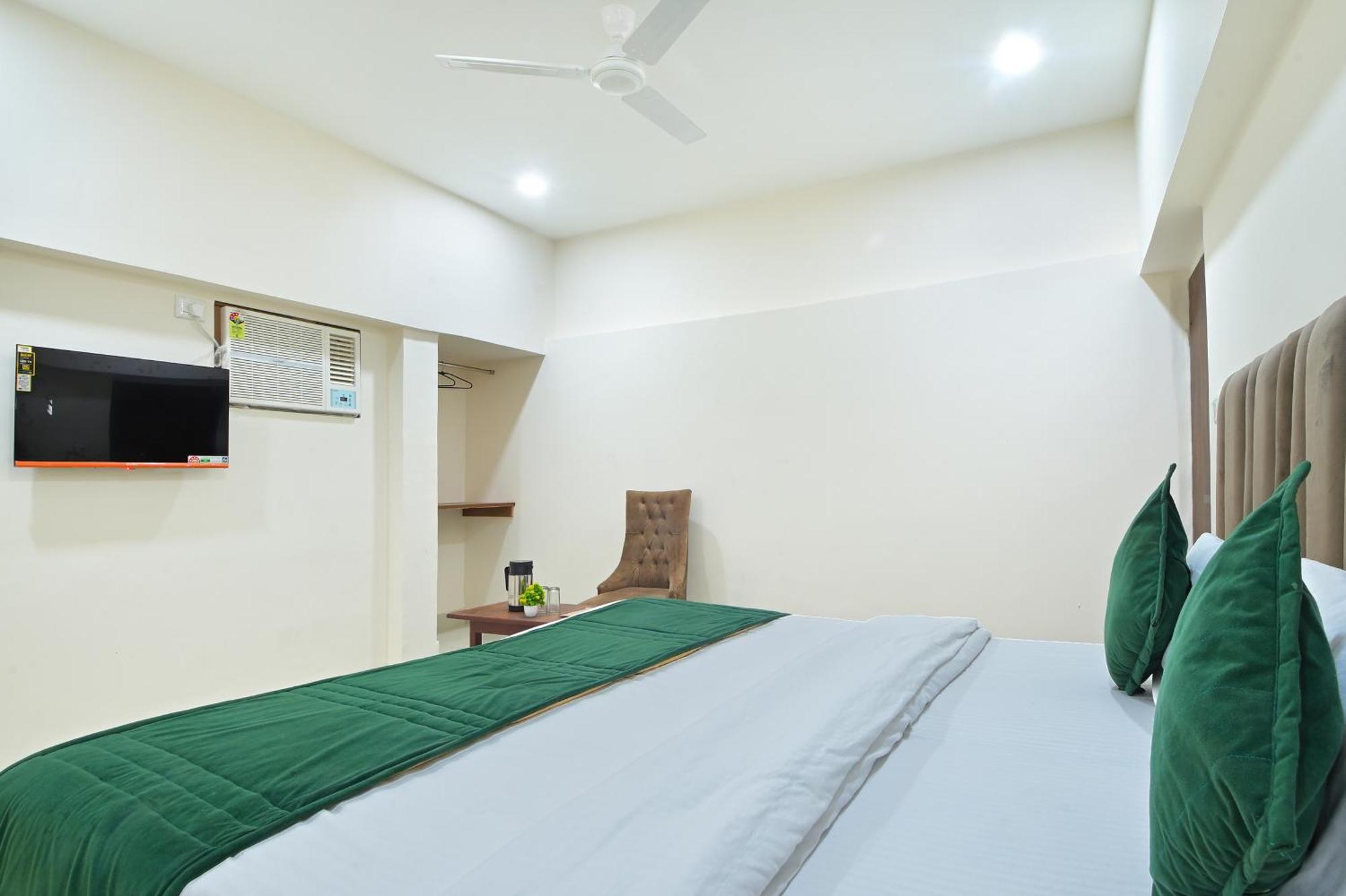 Chowdhry Tourist Lodge - New Delhi Railway Station - 2 Minutes Walk المظهر الخارجي الصورة